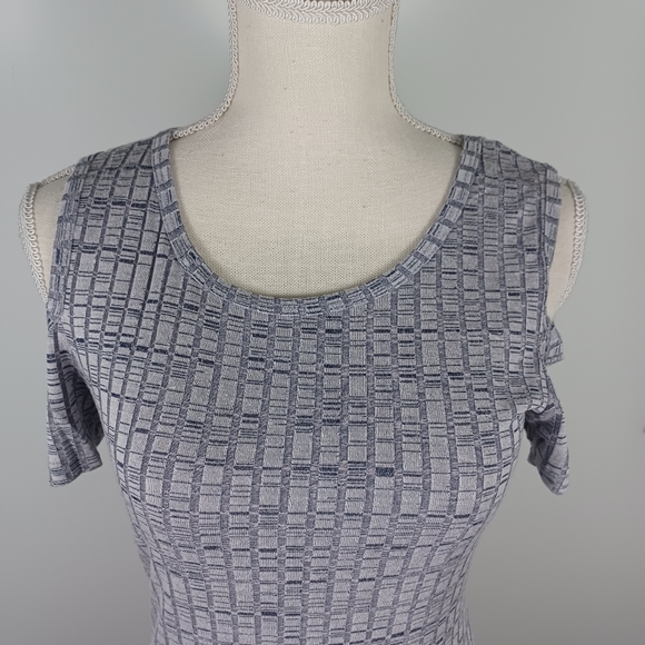 🔥4/$20 Blush Cold Shoulder Bodycon Dress XS Gray *SEE MEASUREMENTS/SIZE CHART* - Picture 4 of 11
